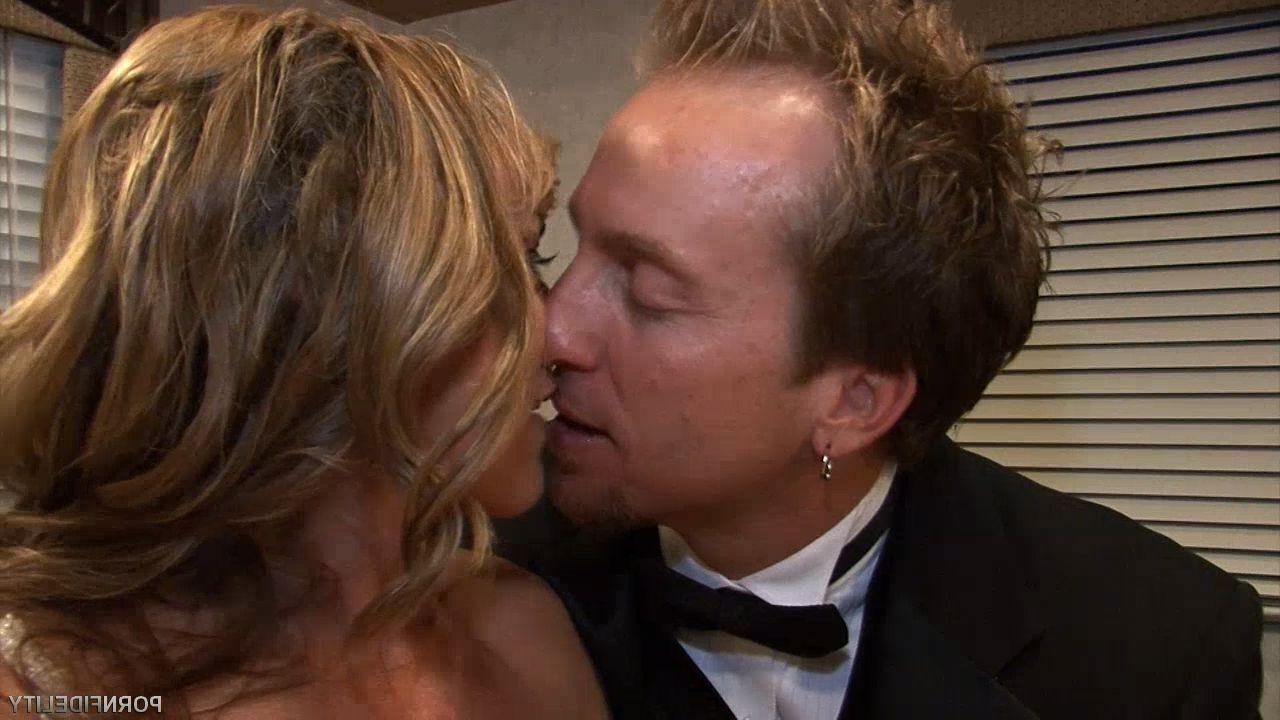 16P New bride Shayla Levoux banged in her new home