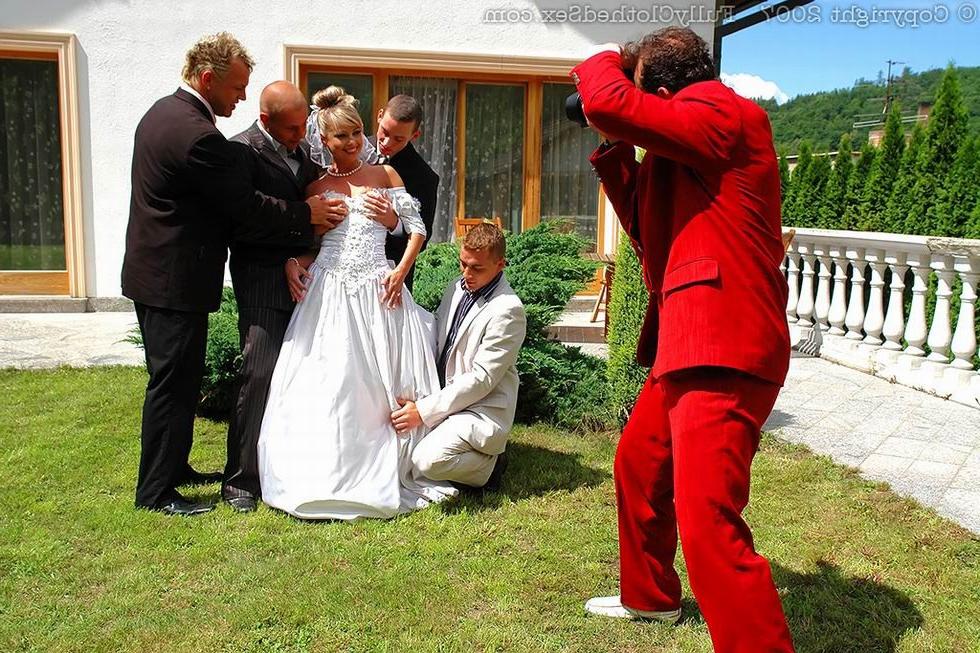 16P Lucky blonde bride pleasing four cocks