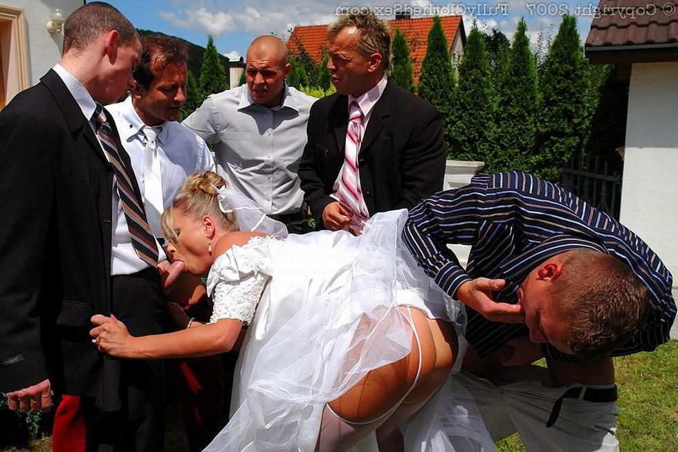 16P Lucky blonde bride pleasing four cocks