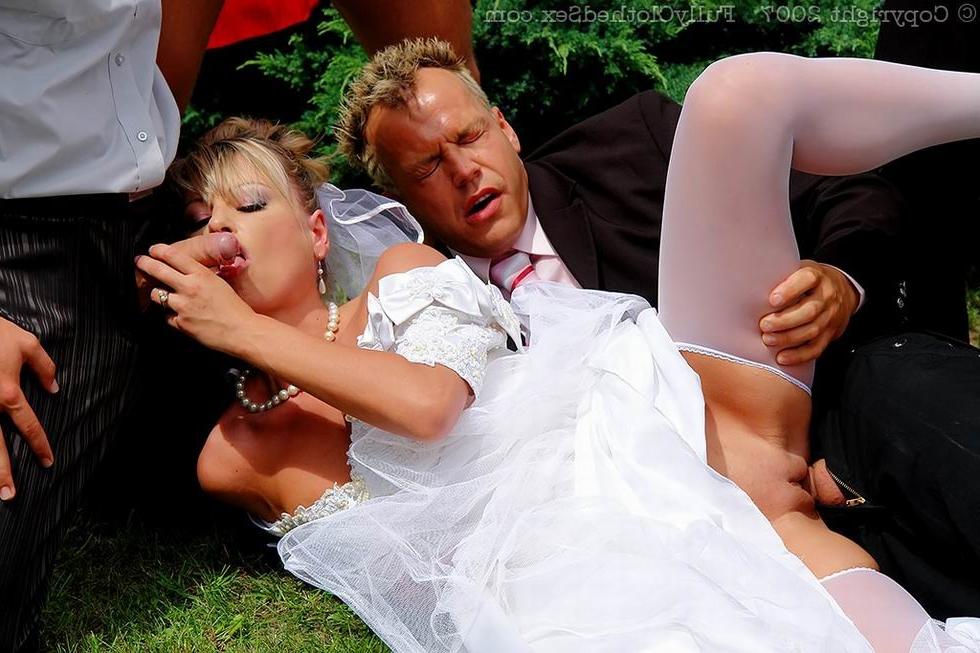 16P Lucky blonde bride pleasing four cocks