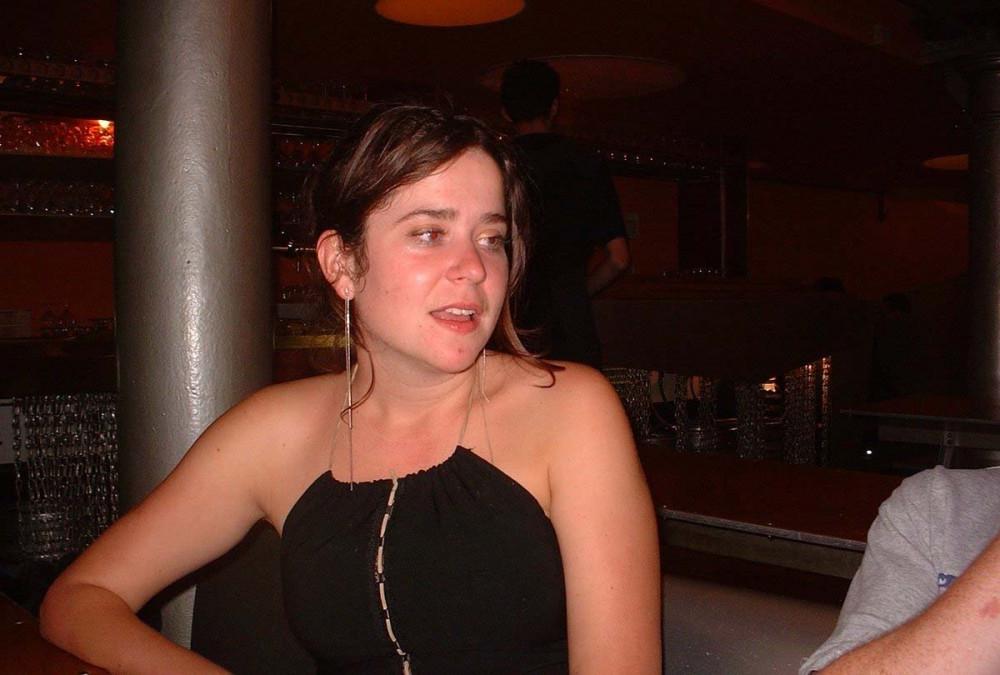13P Brunette MILF Showing Off Her Body 