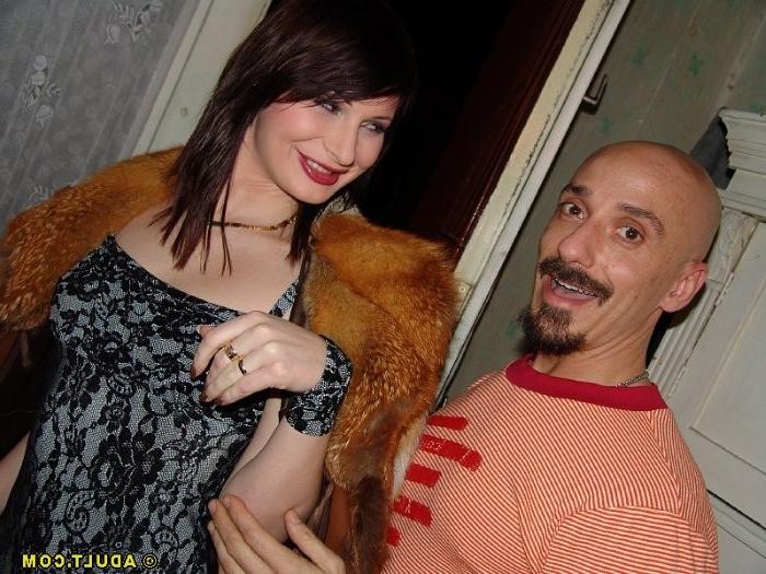 15P brunette bride tryout does sample fuck for the rich guy