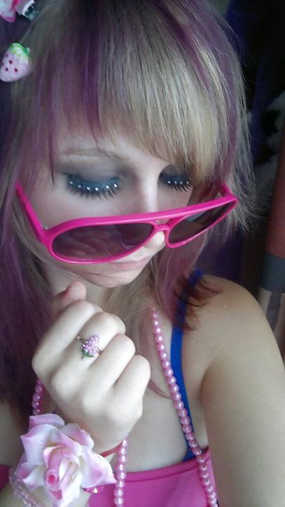 25P Facebook: Cute blonde teen Karolina