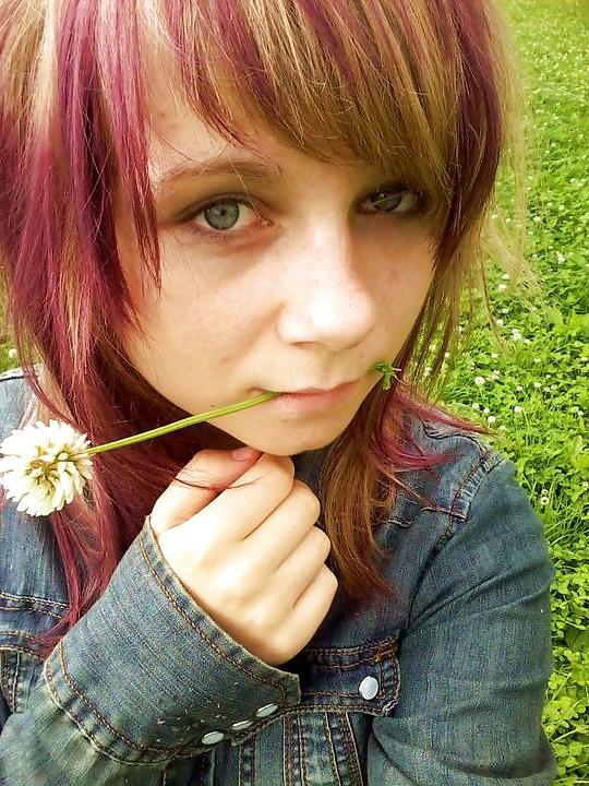 25P Facebook: Cute blonde teen Karolina