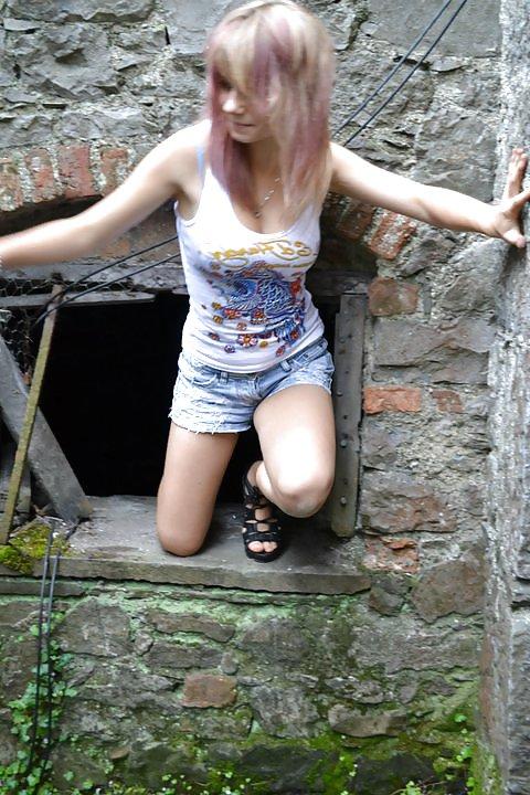 25P Facebook: Cute blonde teen Karolina