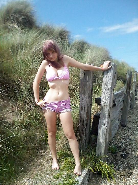 25P Facebook: Cute blonde teen Karolina