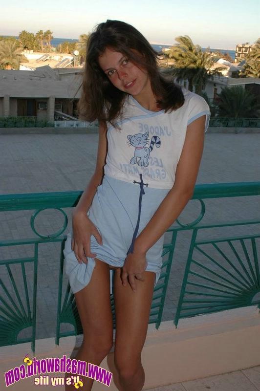 15P Nasty teenie shows her sweet pussy