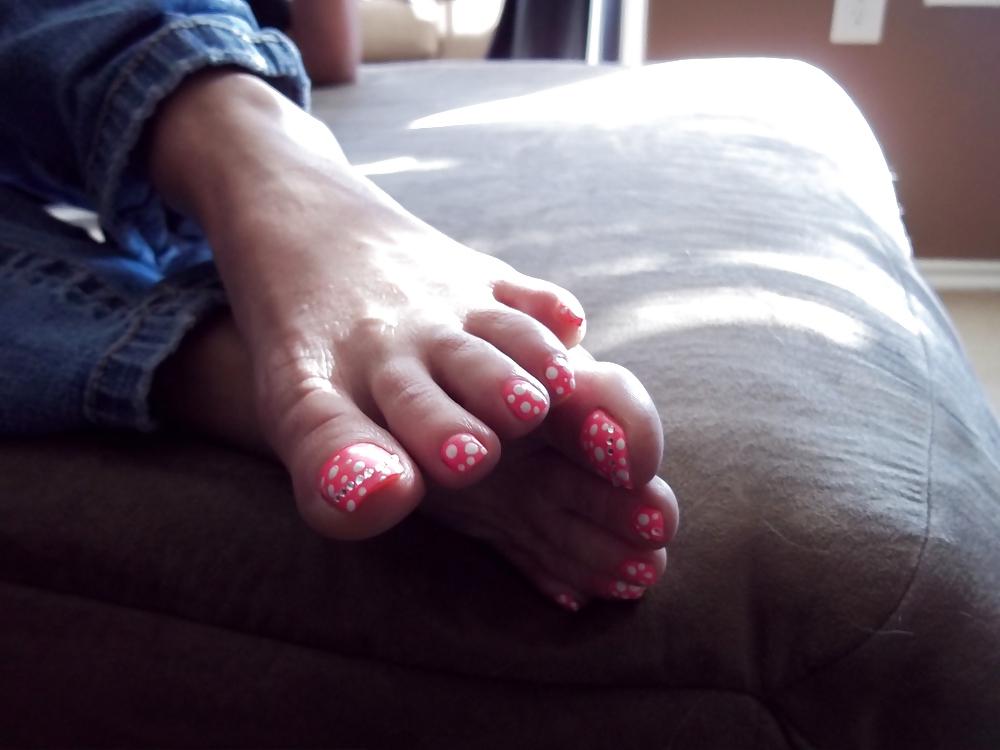 20P Chance's sexy pink toes