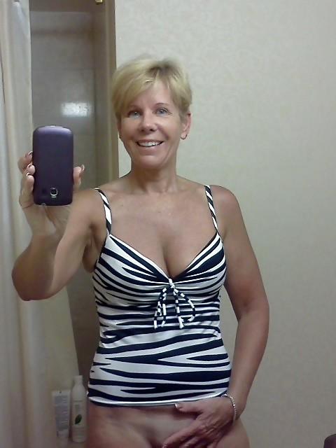 25P Mom what you doing with my phone