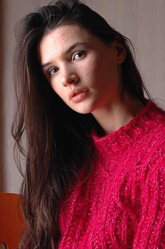 22P brunette spreads wetness