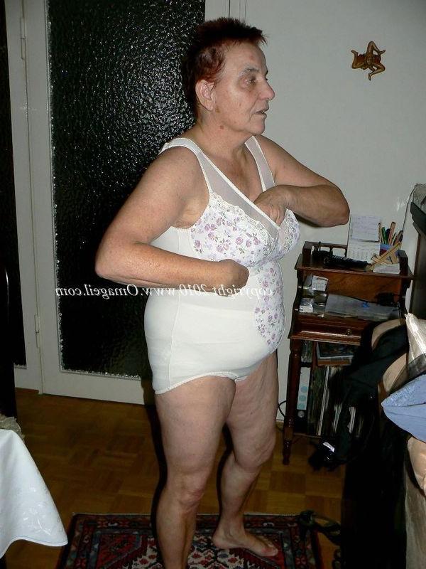 14P wrinkled old grandmothers