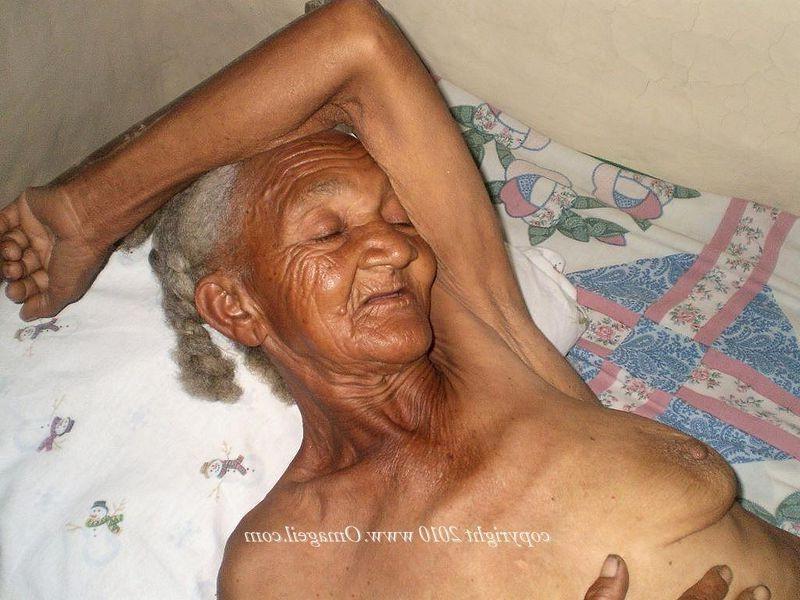 14P wrinkled old grandmothers