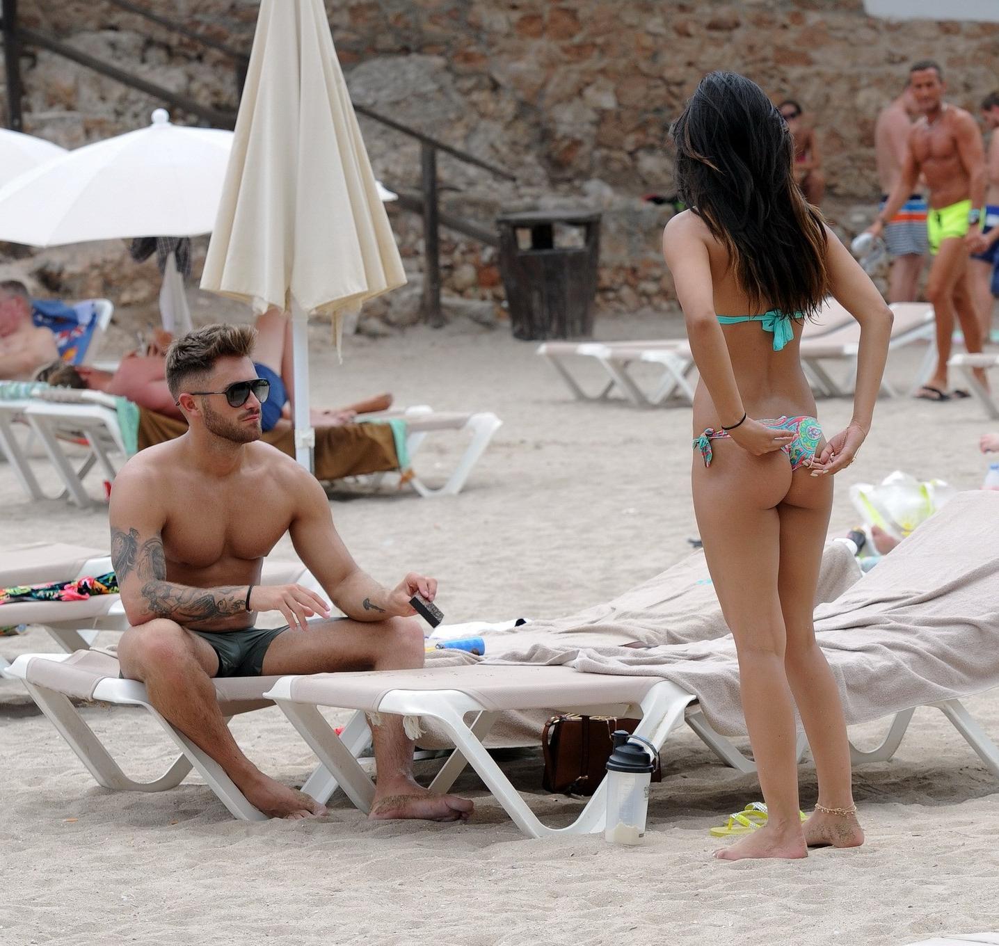 14P Jasmin Walia showing her big boobs and juicy bikini ass