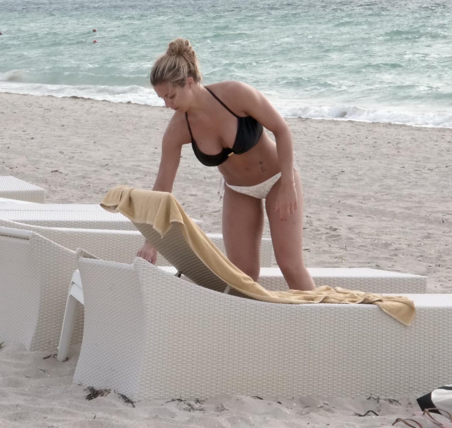 16P Gemma Atkinson tanning topless her round ass