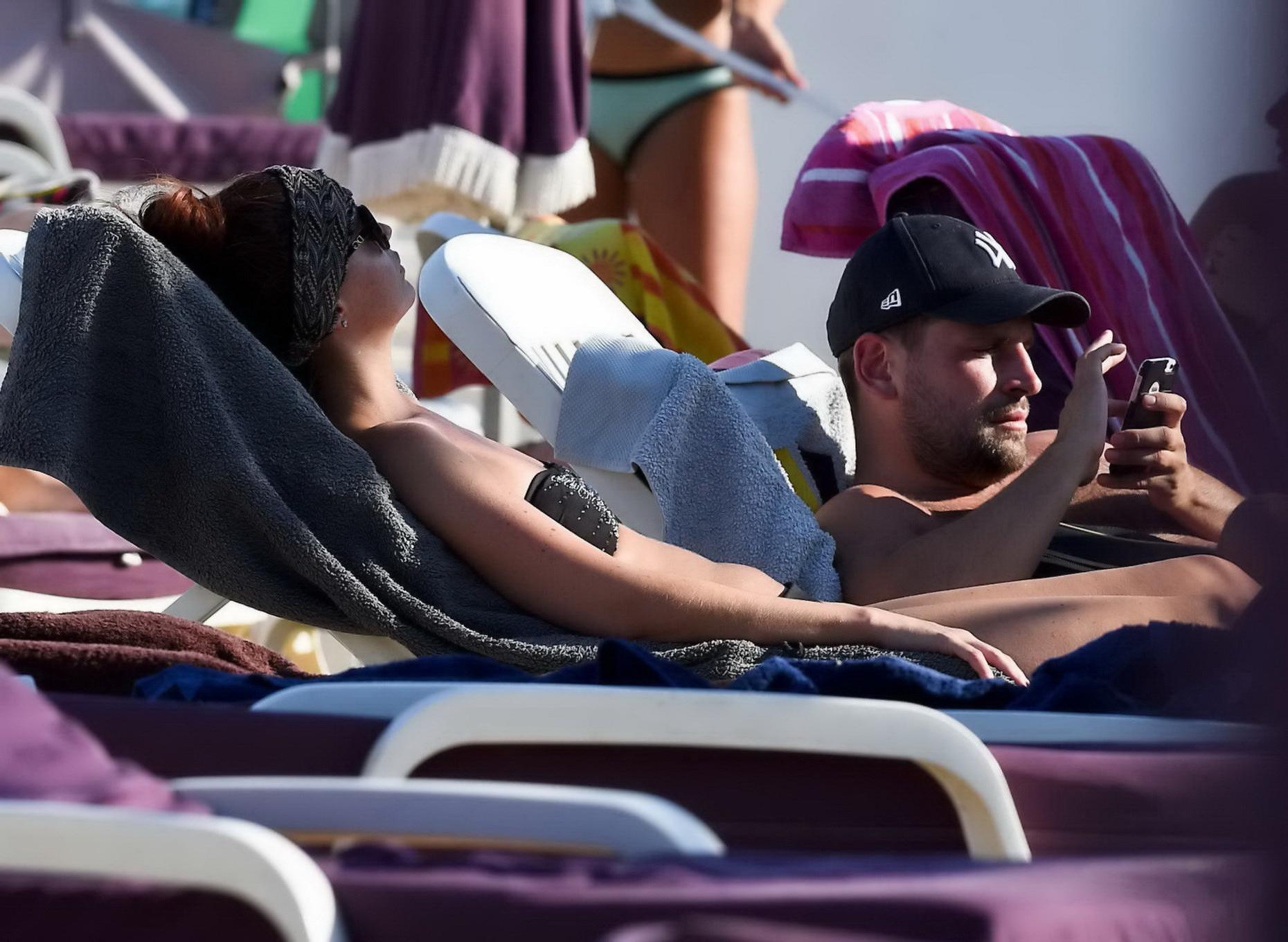 16P Jennifer Metcalfe showing off her juicy bikini ass