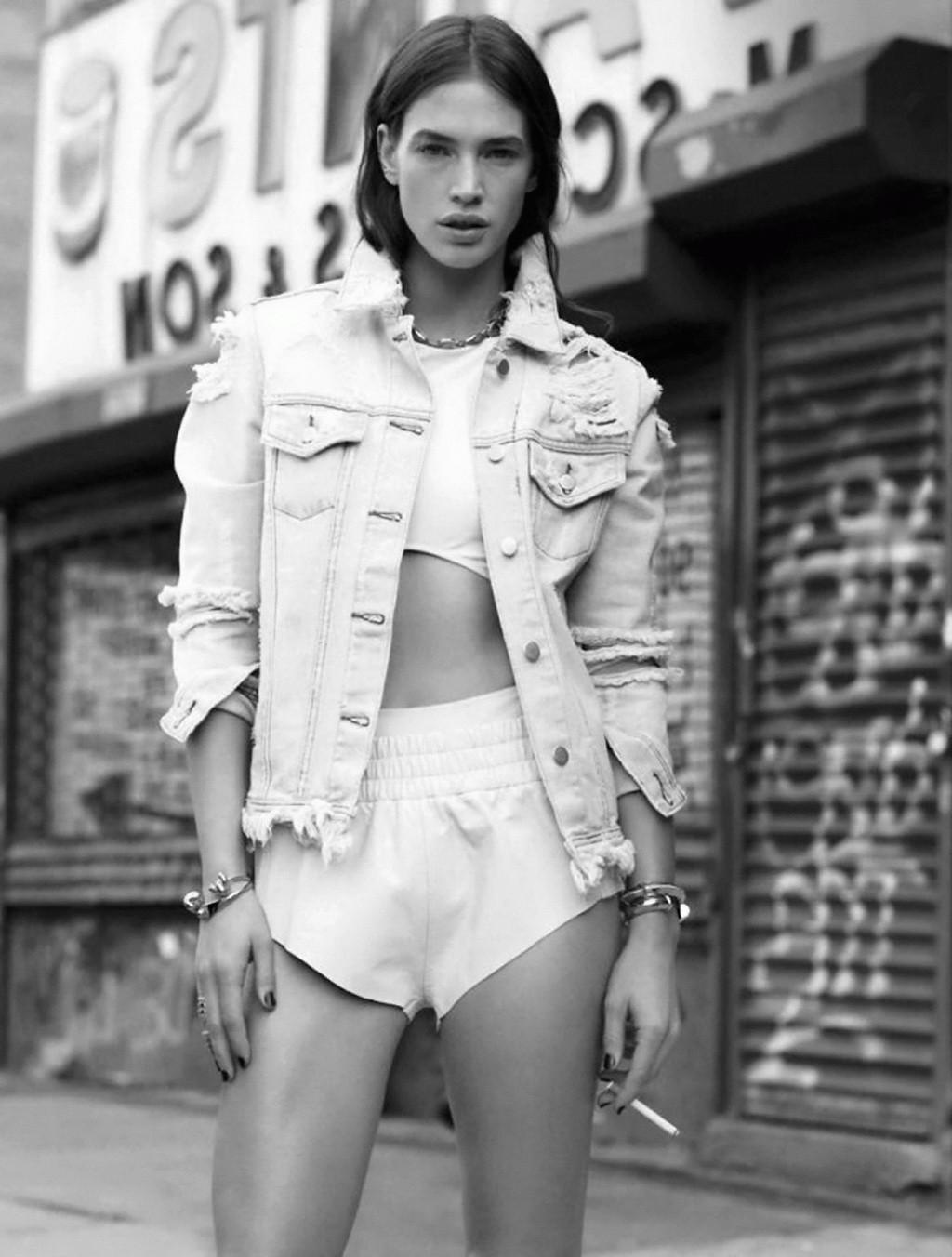 16P Crista Cober topless trying to hide her boobs in the February 2015 issue of Vogu