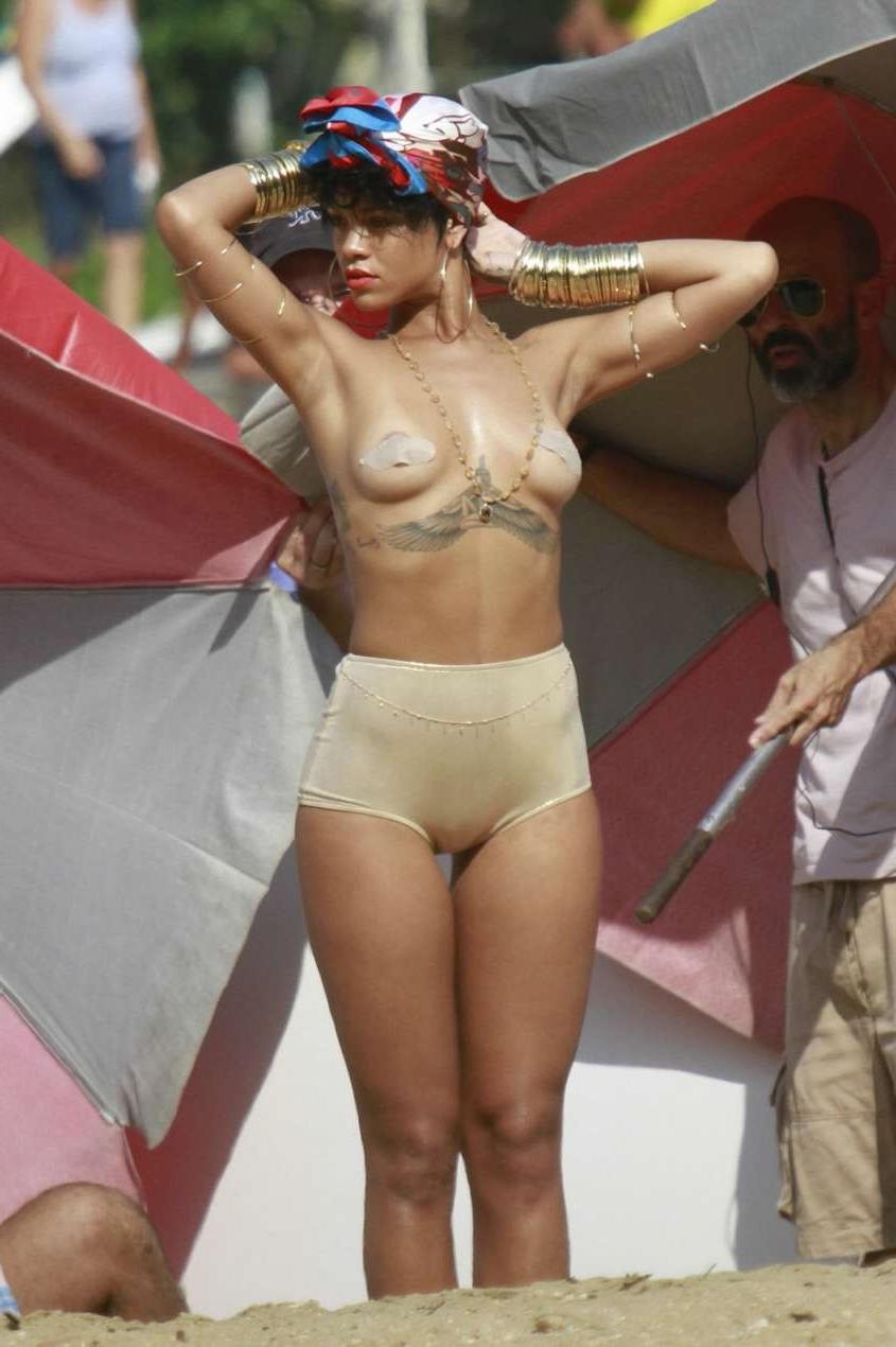 16P Rihanna topless boobs with covered nipples