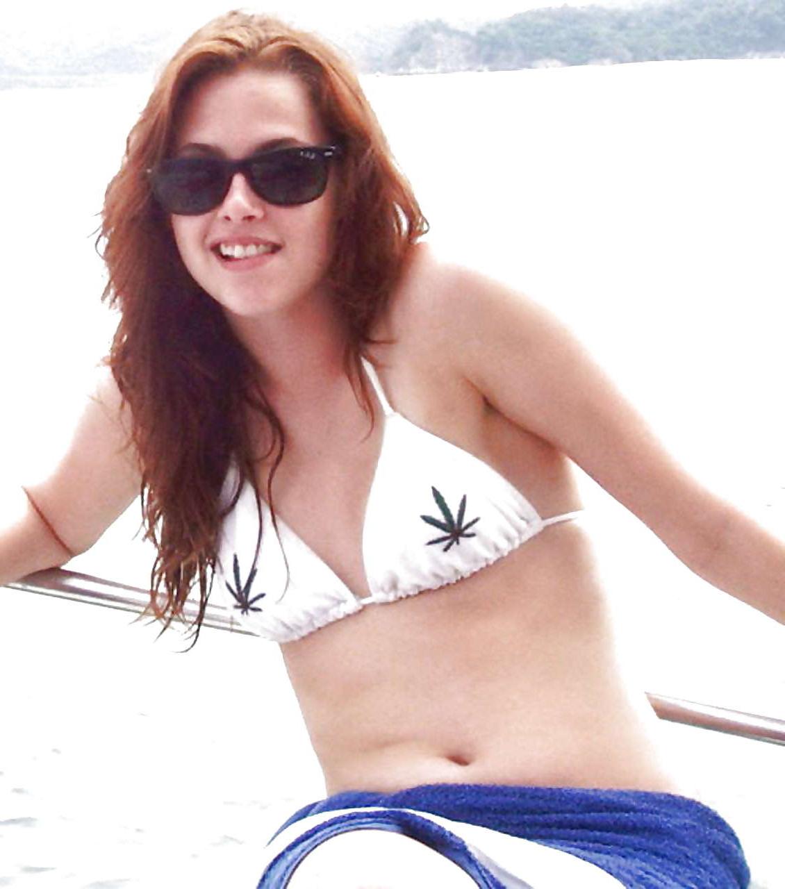 10P Kristen Stewart sexy bikini body and topless photos