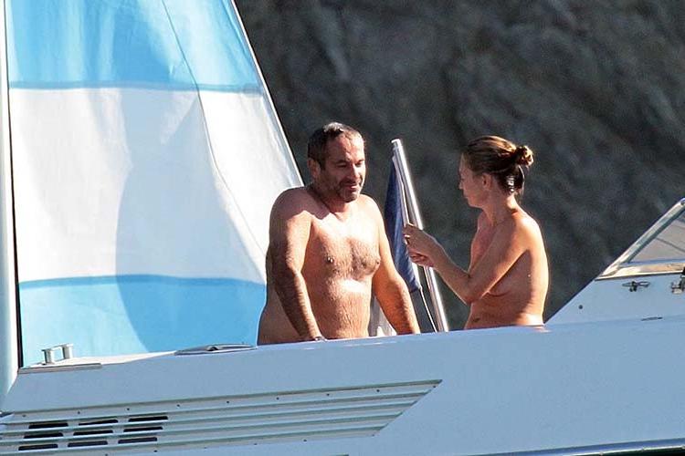 9P Kate Moss enjoying on yacht with her friends in topless