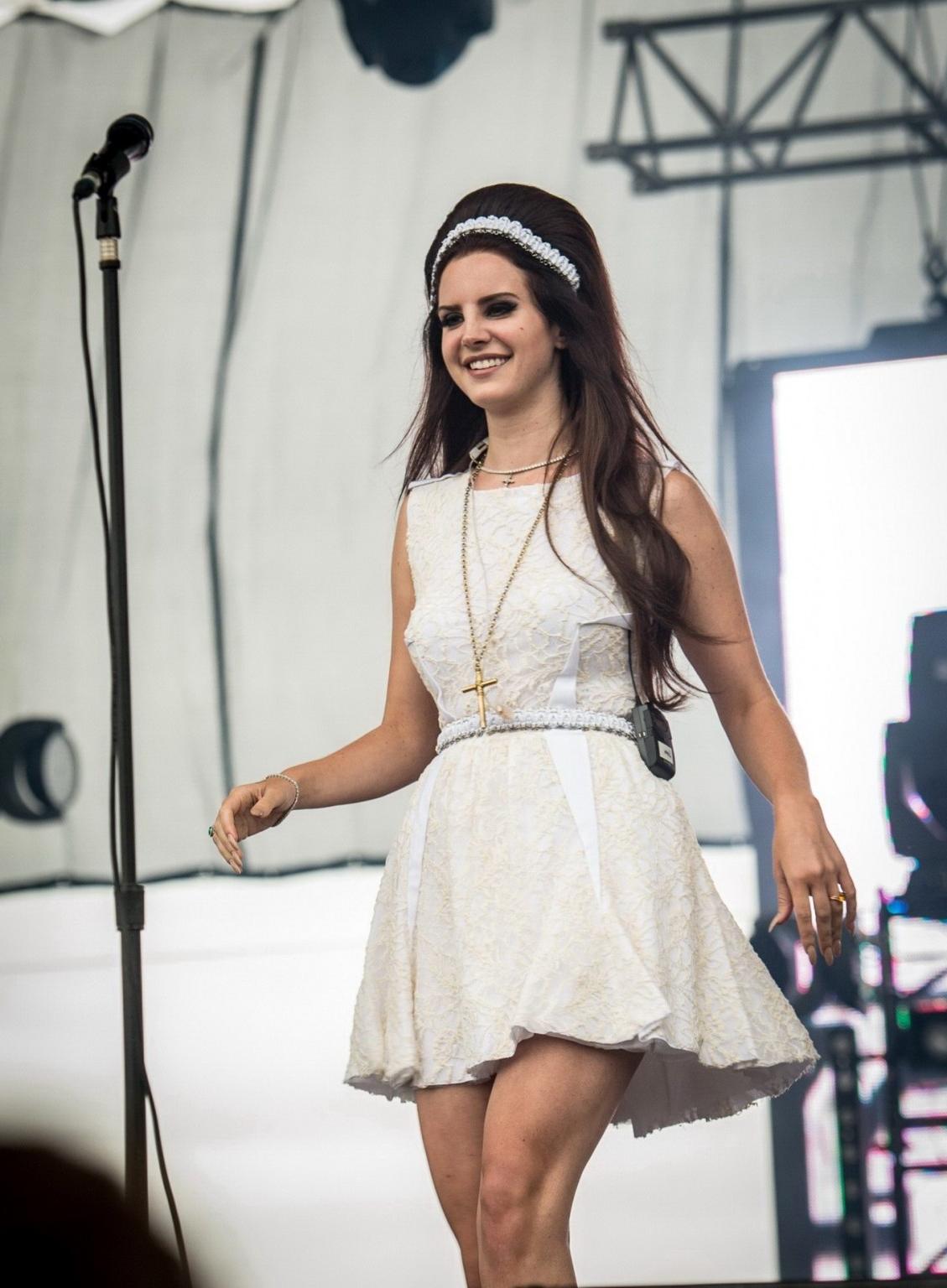 10P Lana Del Rey flashing her panties while performing at Eurockeennes Music Festiva