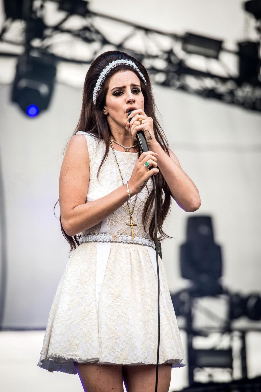10P Lana Del Rey flashing her panties while performing at Eurockeennes Music Festiva
