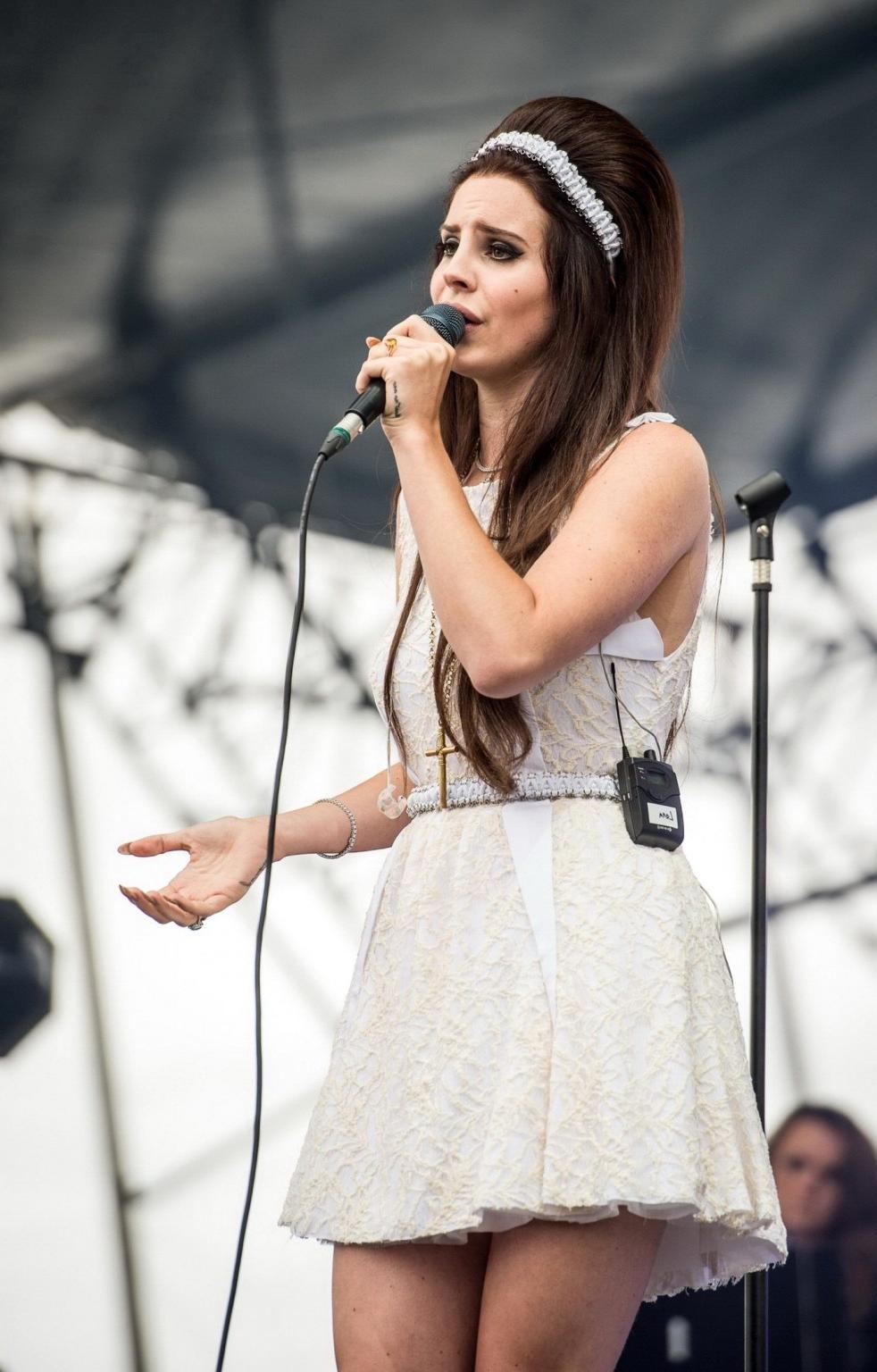 10P Lana Del Rey flashing her panties while performing at Eurockeennes Music Festiva