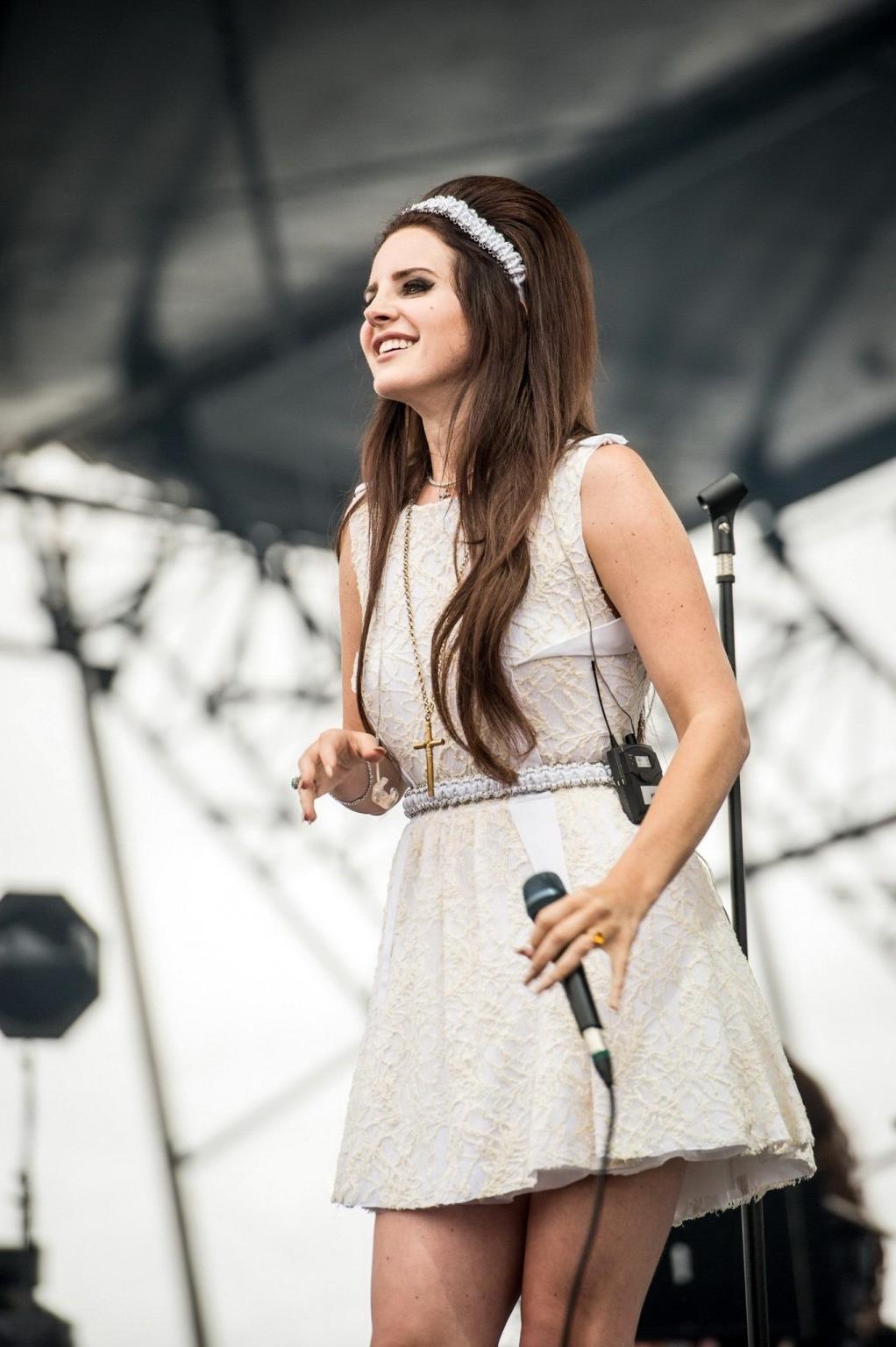 10P Lana Del Rey flashing her panties while performing at Eurockeennes Music Festiva