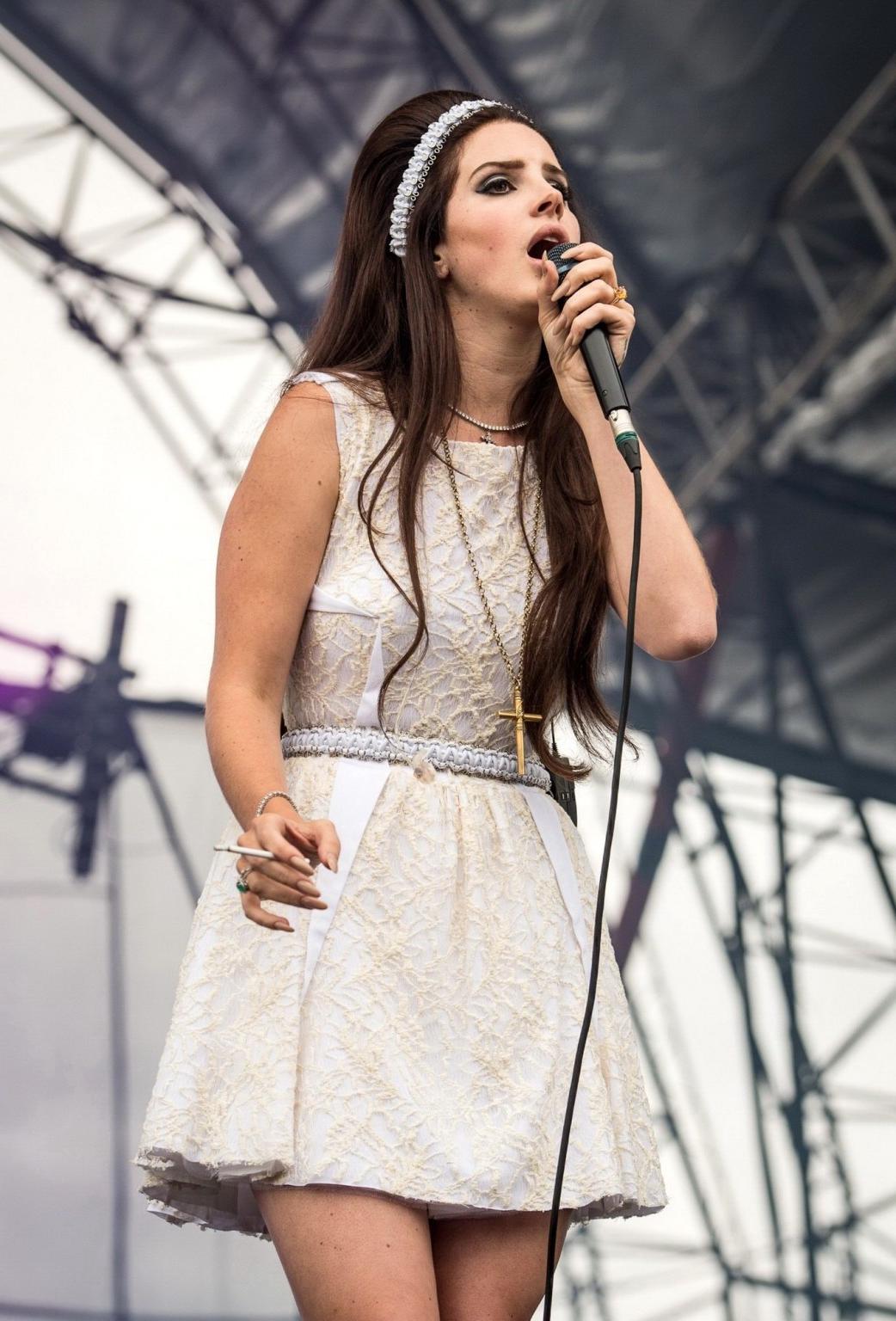 10P Lana Del Rey flashing her panties while performing at Eurockeennes Music Festiva