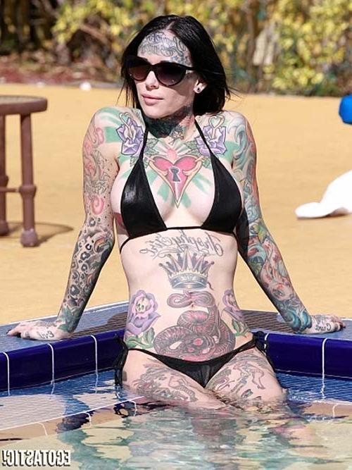 15P Michelle Mcgee exposing sexy bikini body and topless photos