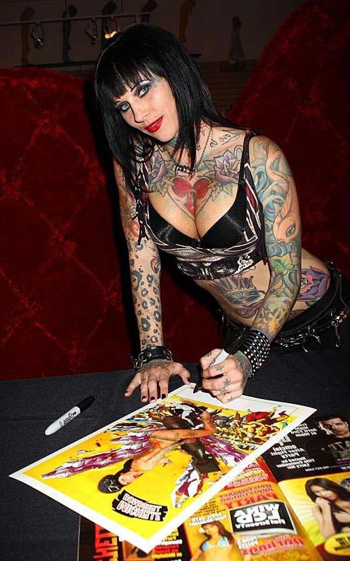 15P Michelle Mcgee exposing sexy bikini body and topless photos