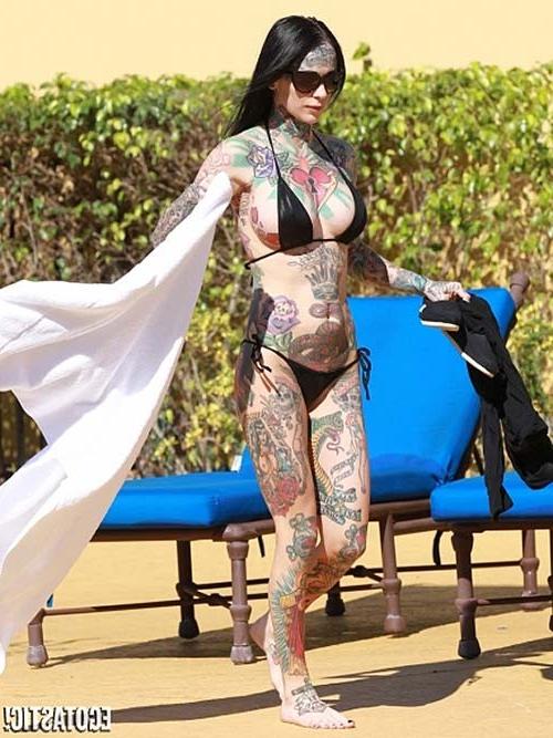 15P Michelle Mcgee exposing sexy bikini body and topless photos