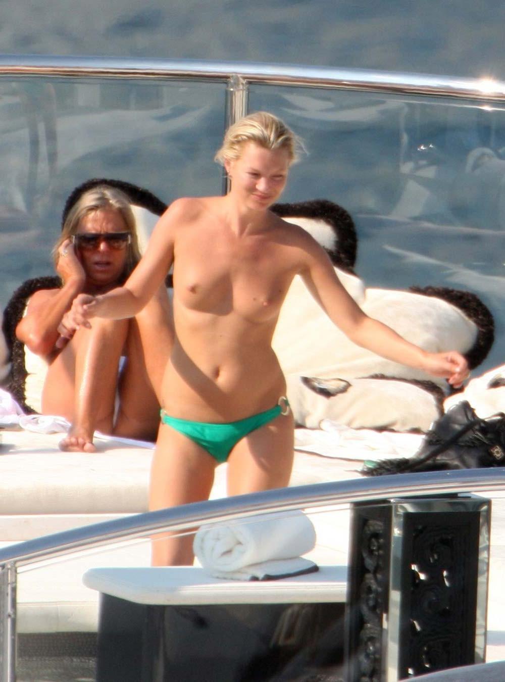 16P Kate Moss shaved pussy and topless