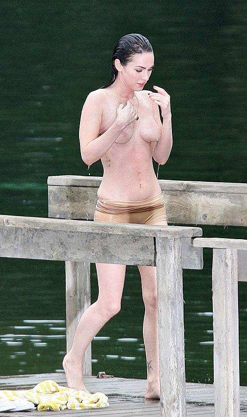 15P Megan Fox very sexy topless and hot lingerie photos