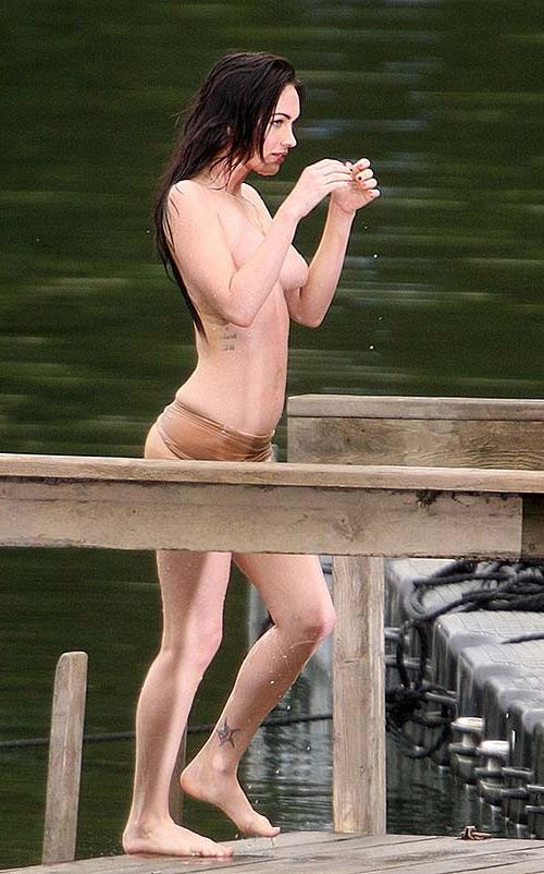 15P Megan Fox very sexy topless and hot lingerie photos