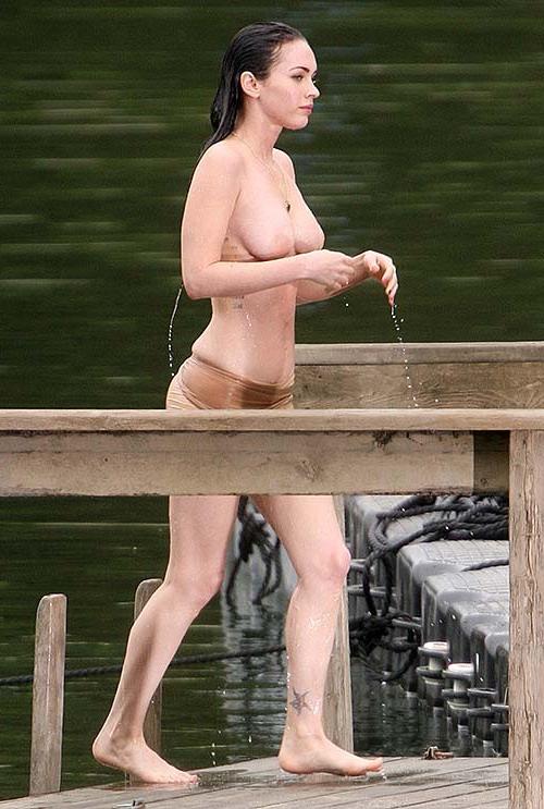 15P Megan Fox very sexy topless and hot lingerie photos