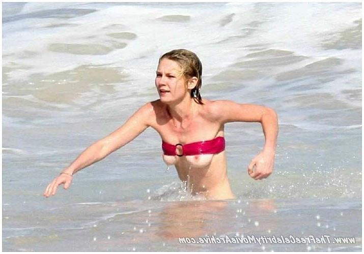 16P Kirsten Dunst very sexy and hot bikini and topless photos