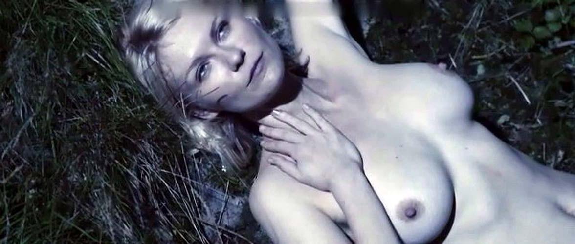 16P Kirsten Dunst very sexy and hot bikini and topless photos