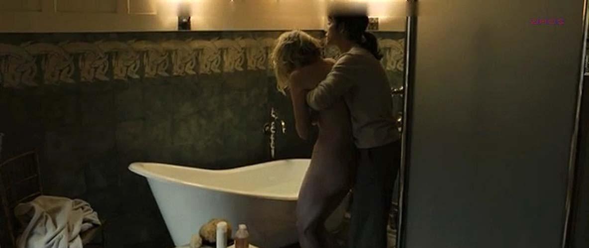 16P Kirsten Dunst very sexy and hot bikini and topless photos
