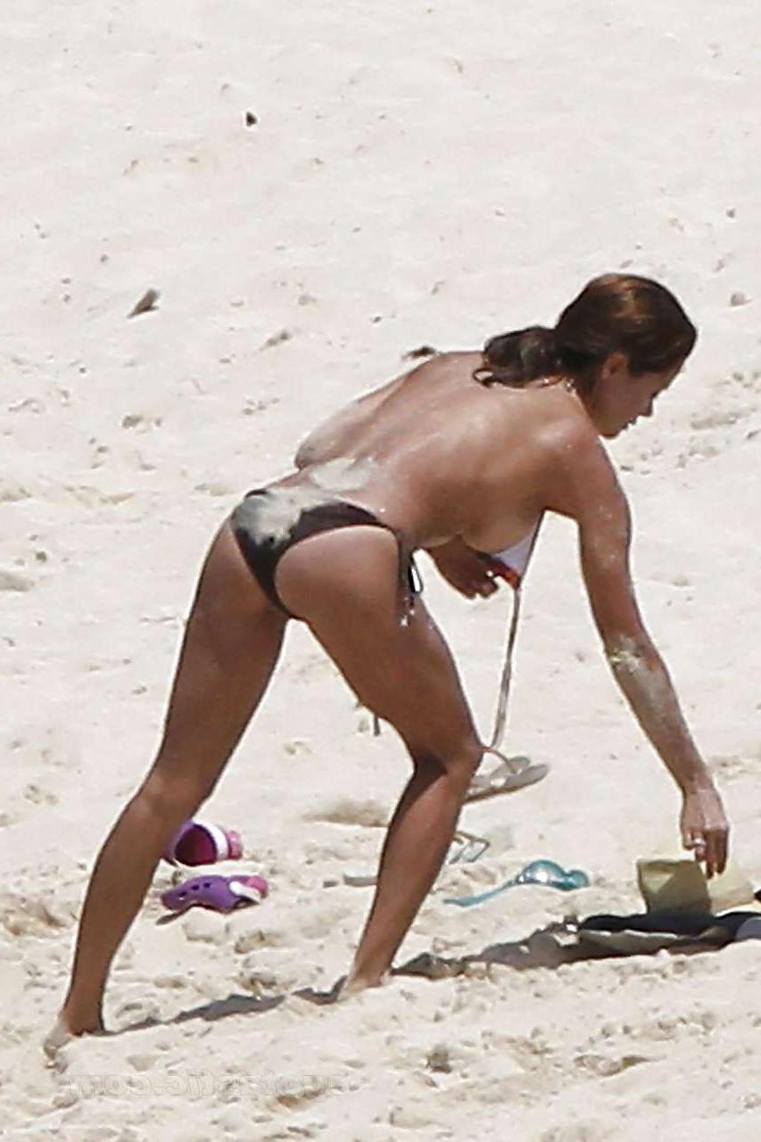 16P Brooke Burke showing her great body in various bikini and almost topless