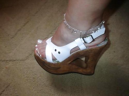 20P Sexy feet in sandal