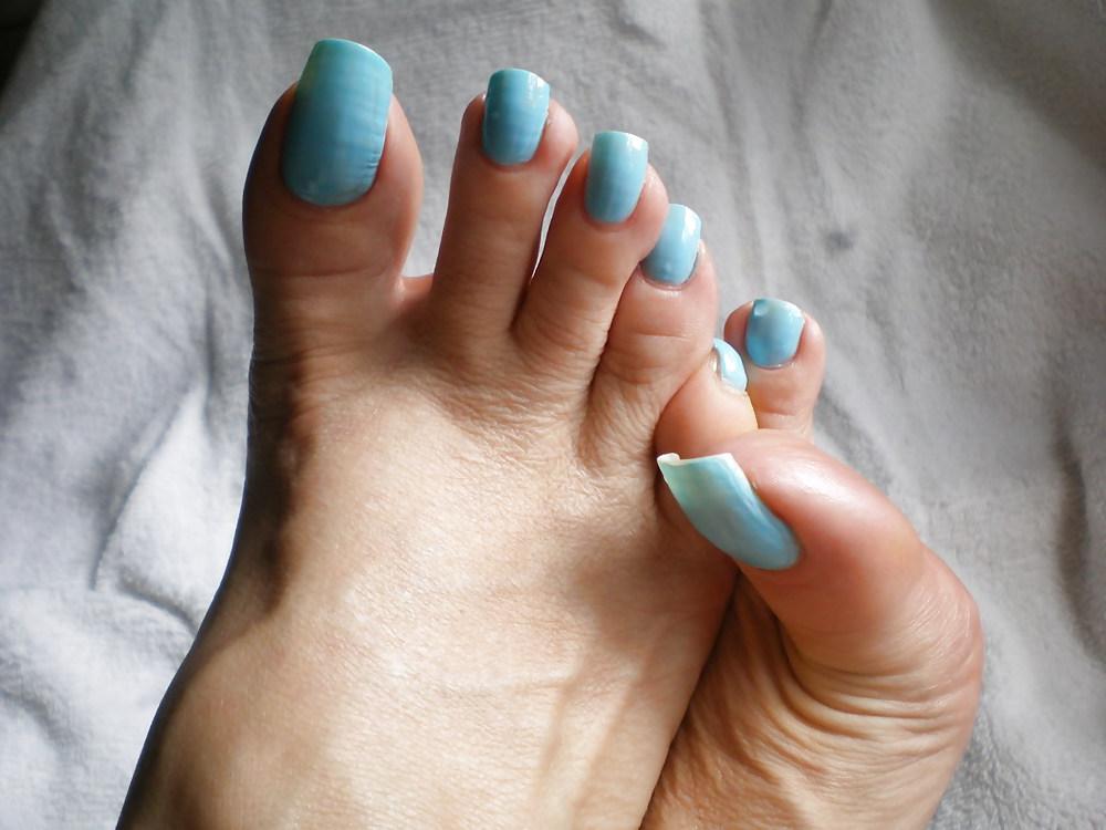 18P Hot Feet Pics