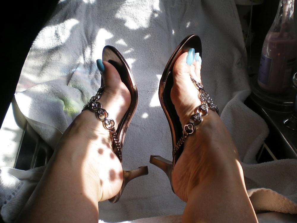 18P Hot Feet Pics