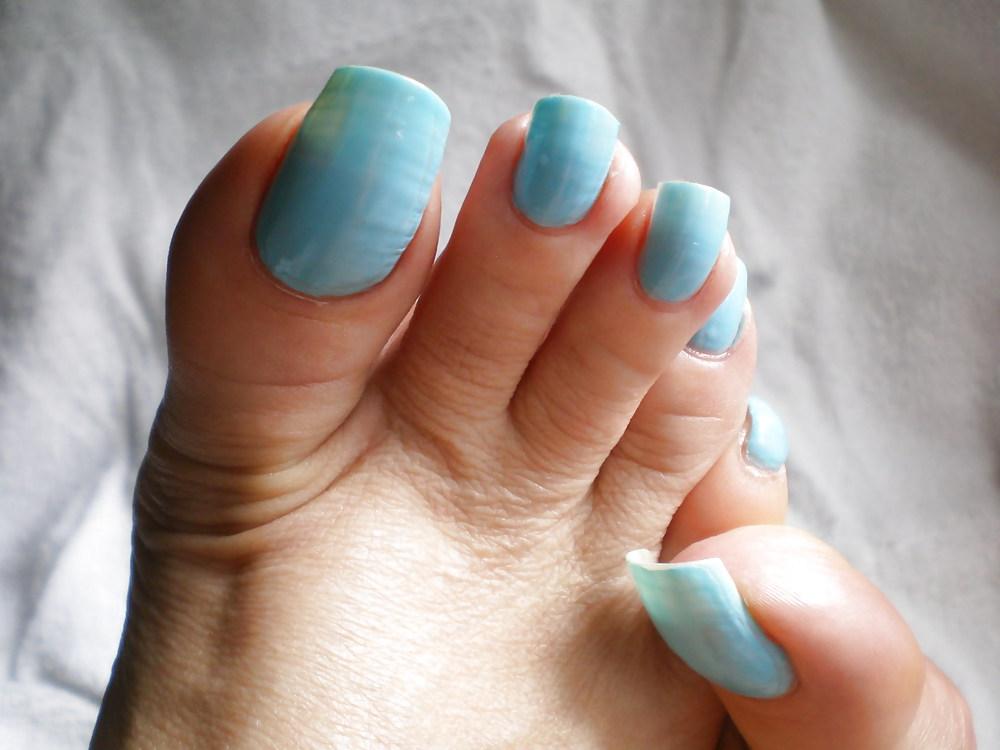 18P Hot Feet Pics