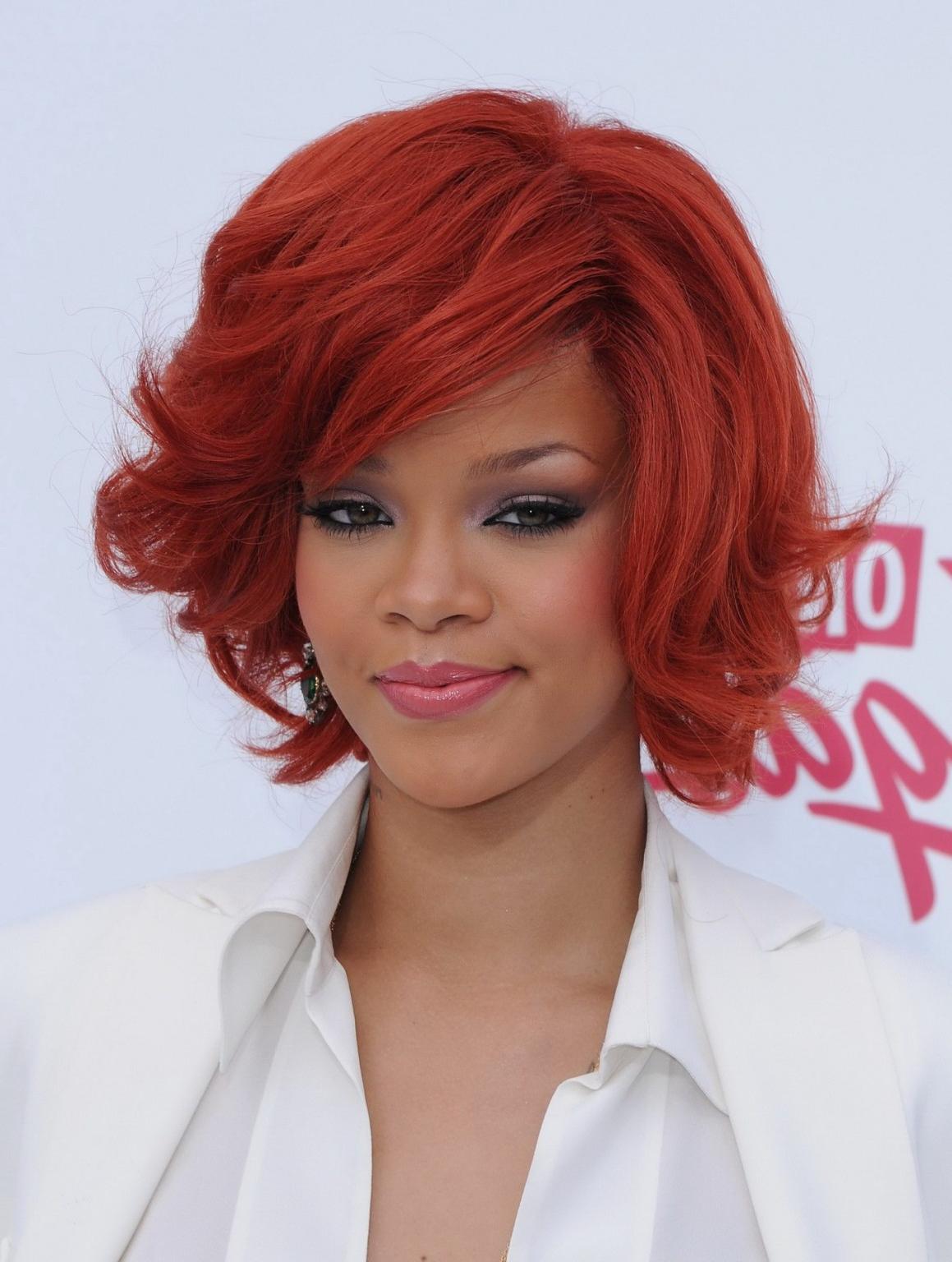 16P Rihanna performing in white fuckme boots at 2011 Billboard Music Awards