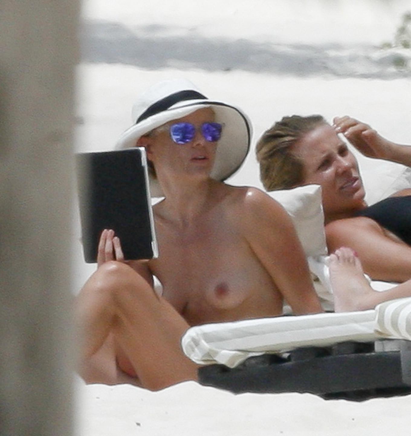 16P Kate Bosworth topless on the beach in Cancun Mexico