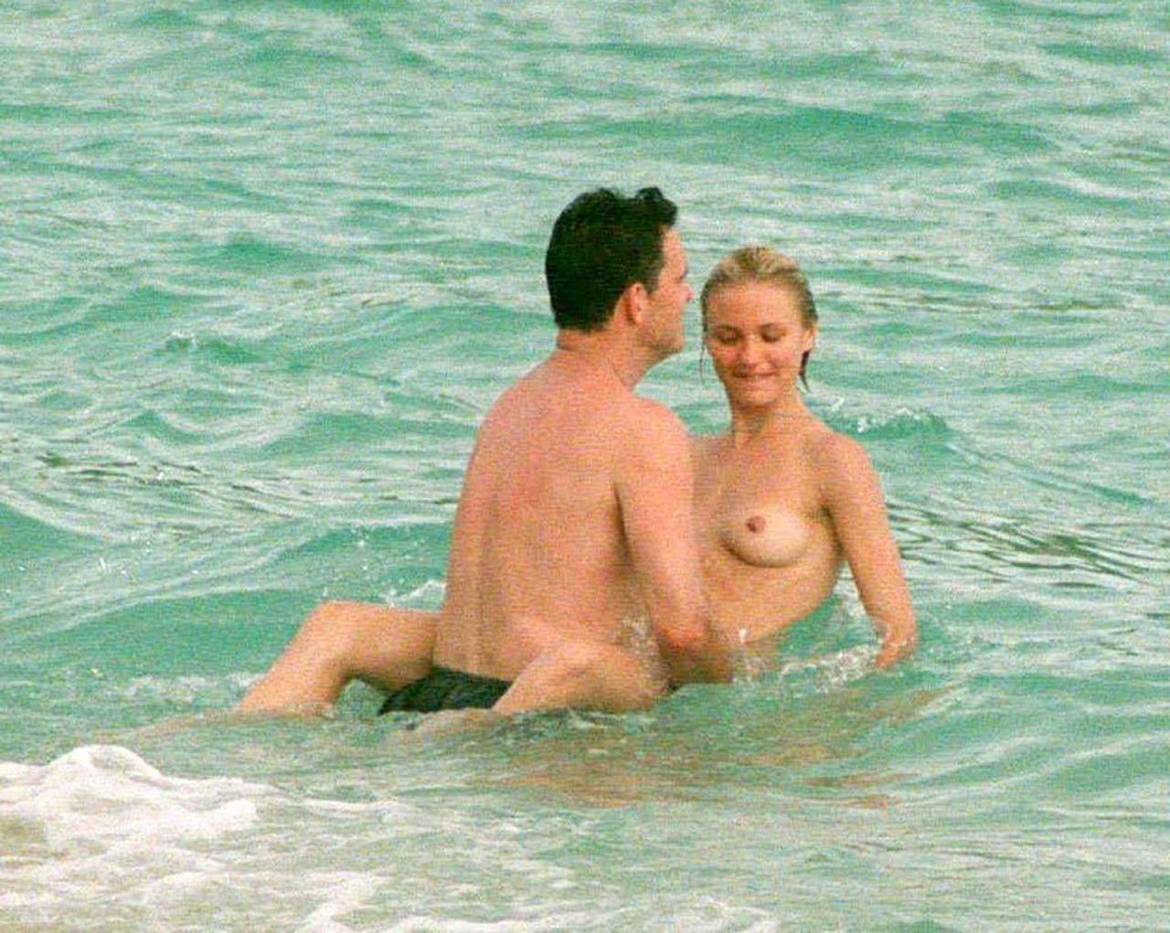 16P Cameron Diaz showing her great legs in mini skirt and topless