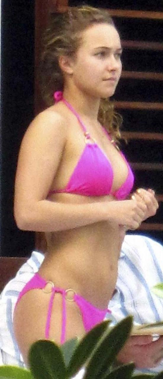 16P Hayden Panettiere looking fucking sexy and hot on paparazzi photos