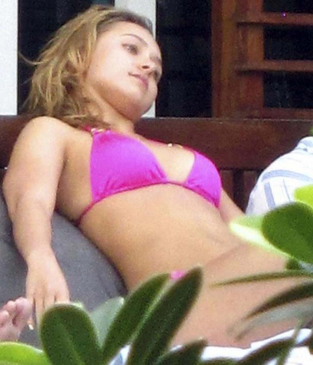 16P Hayden Panettiere looking fucking sexy and hot on paparazzi photos