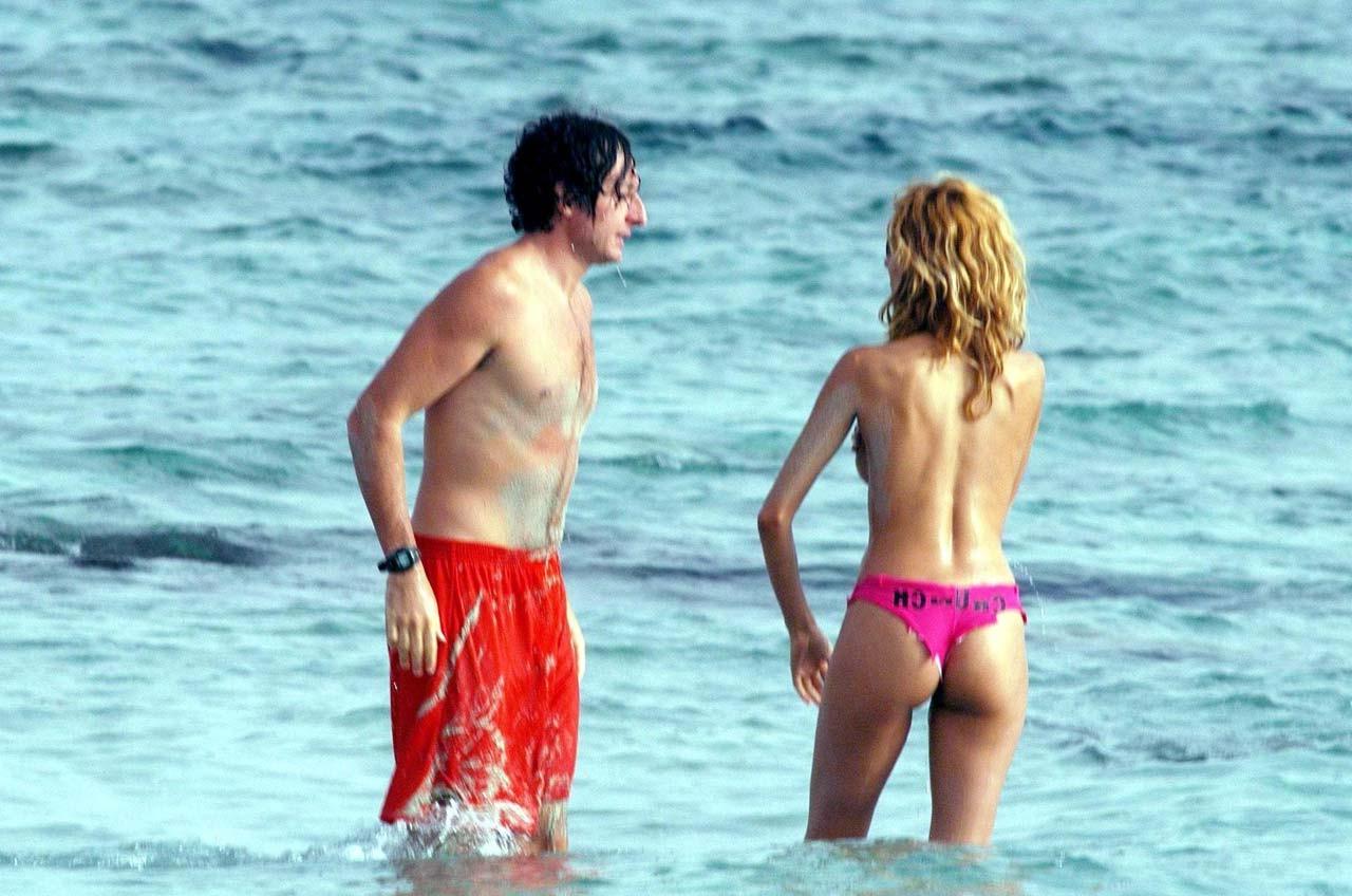 16P Adriana Volpe exposing her nice big breast topless sunbath on beach