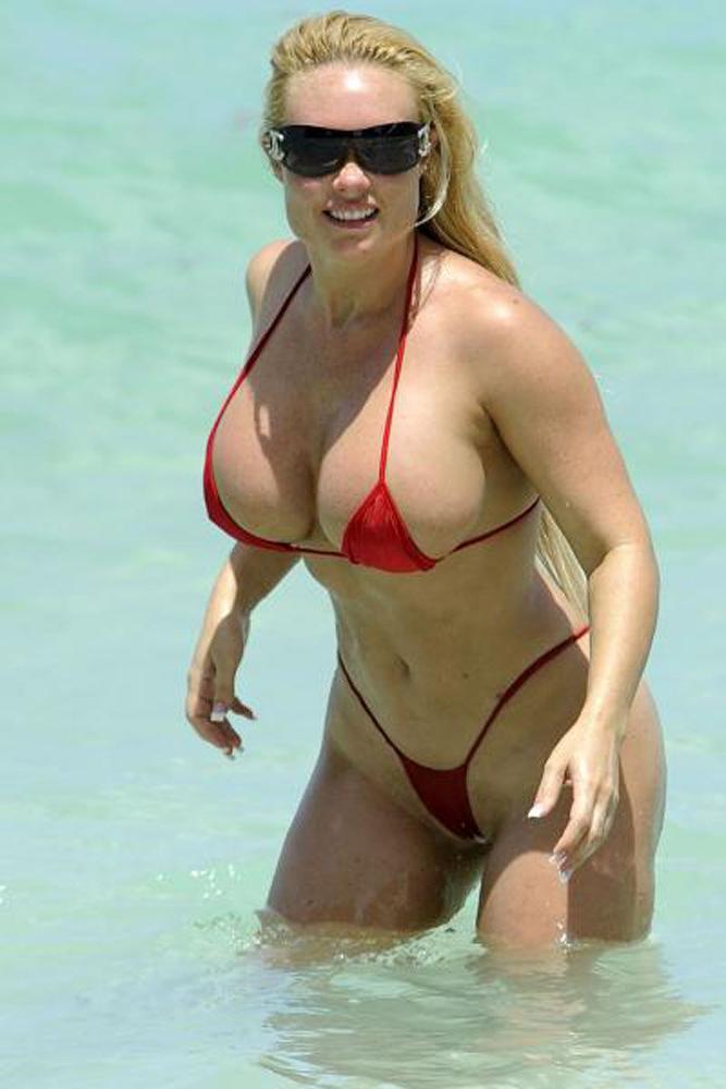 13P Nicole Austin showing juicy ass and huge boobs